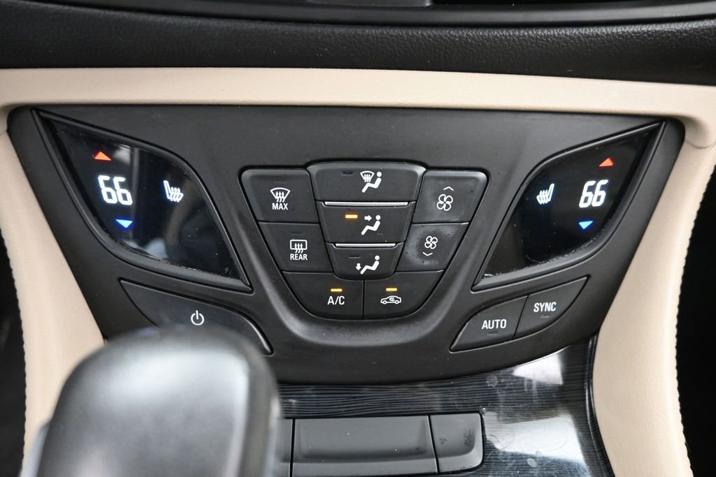 Used 2017 Buick Envision Essence AWD/4WD image 16