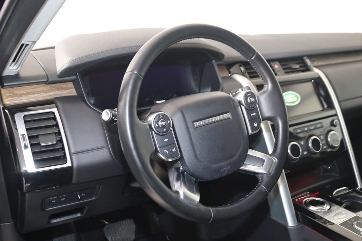 Used 2018 Land Rover Discovery HSE Luxury AWD/4WD image 6