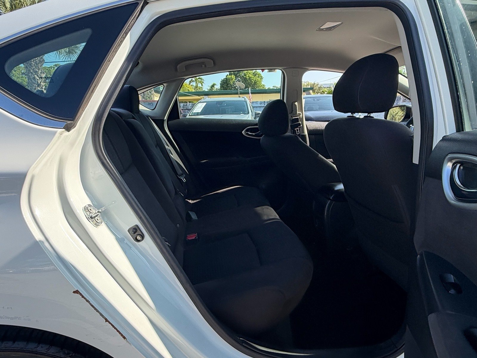 Used 2014 Nissan Sentra SR w/ SR Driver Package FWD image 15