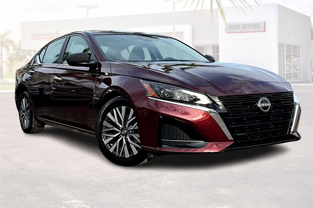 Used 2025 Nissan Altima 2.5 SV