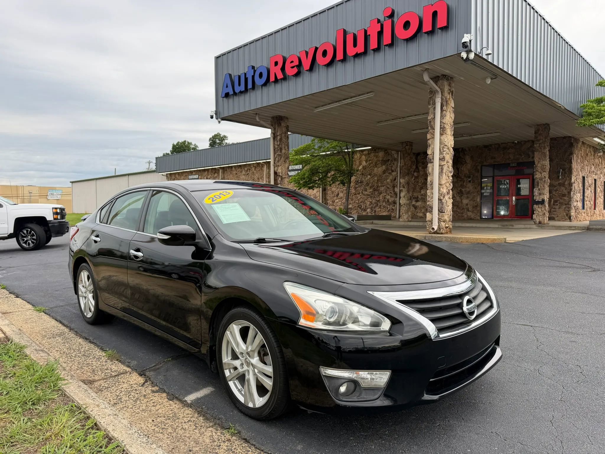 Used 2013 Nissan Altima 3.5 SV w/ Navigation Pkg FWD image 1