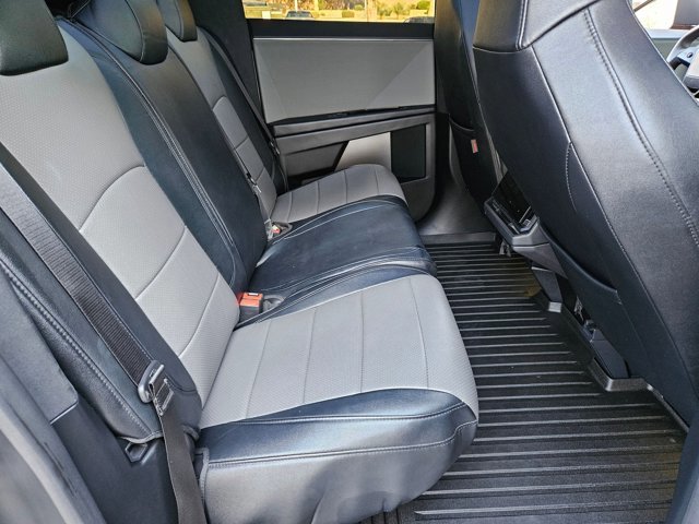 Used 2024 Tesla Cybertruck AWD Crew Cab image 15