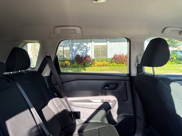 Used 2024 Nissan Rogue S AWD/4WD image 14
