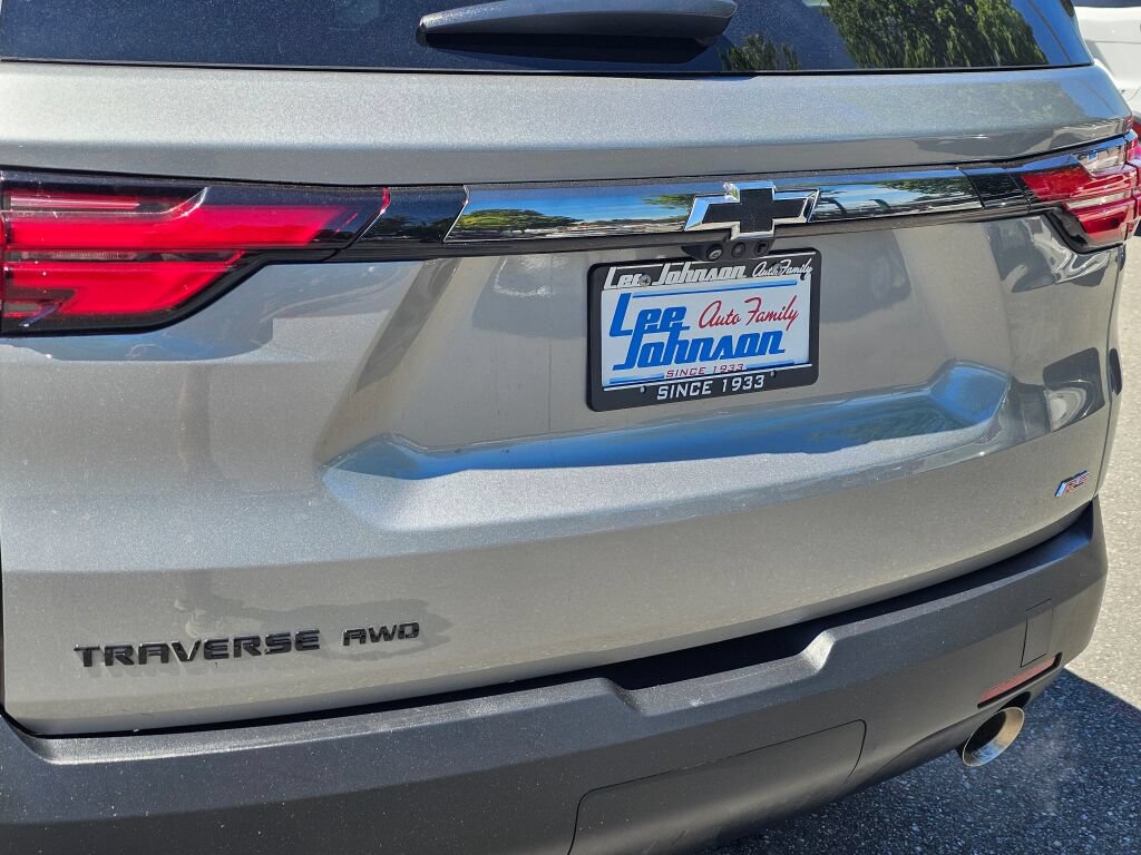 Used 2023 Chevrolet Traverse RS AWD/4WD image 27