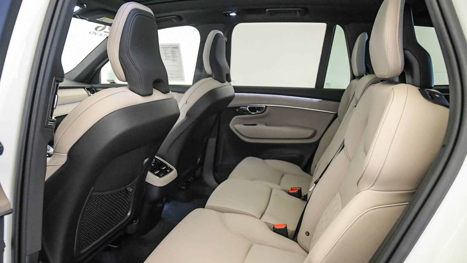 Used 2026 Volvo XC90 B6 Plus w/ Protection Package Premier AWD/4WD image 19
