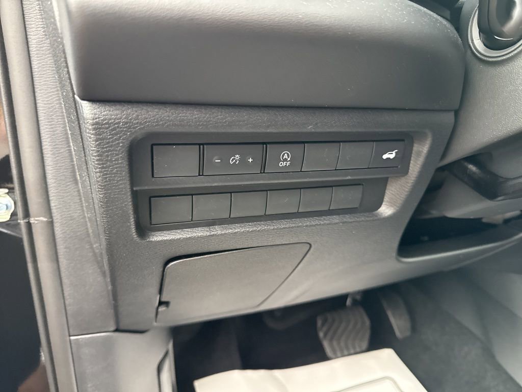New 2026 Mitsubishi Outlander LE AWD/4WD image 18