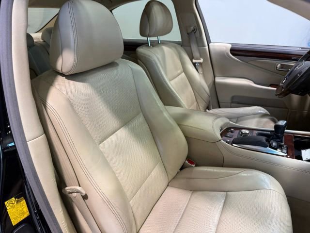 Used 2014 Lexus LS 460 w/ Comfort Package RWD image 27