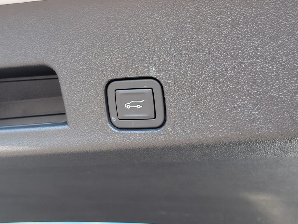 Used 2026 GMC Acadia Denali w/ Super Cruise Package FWD image 14
