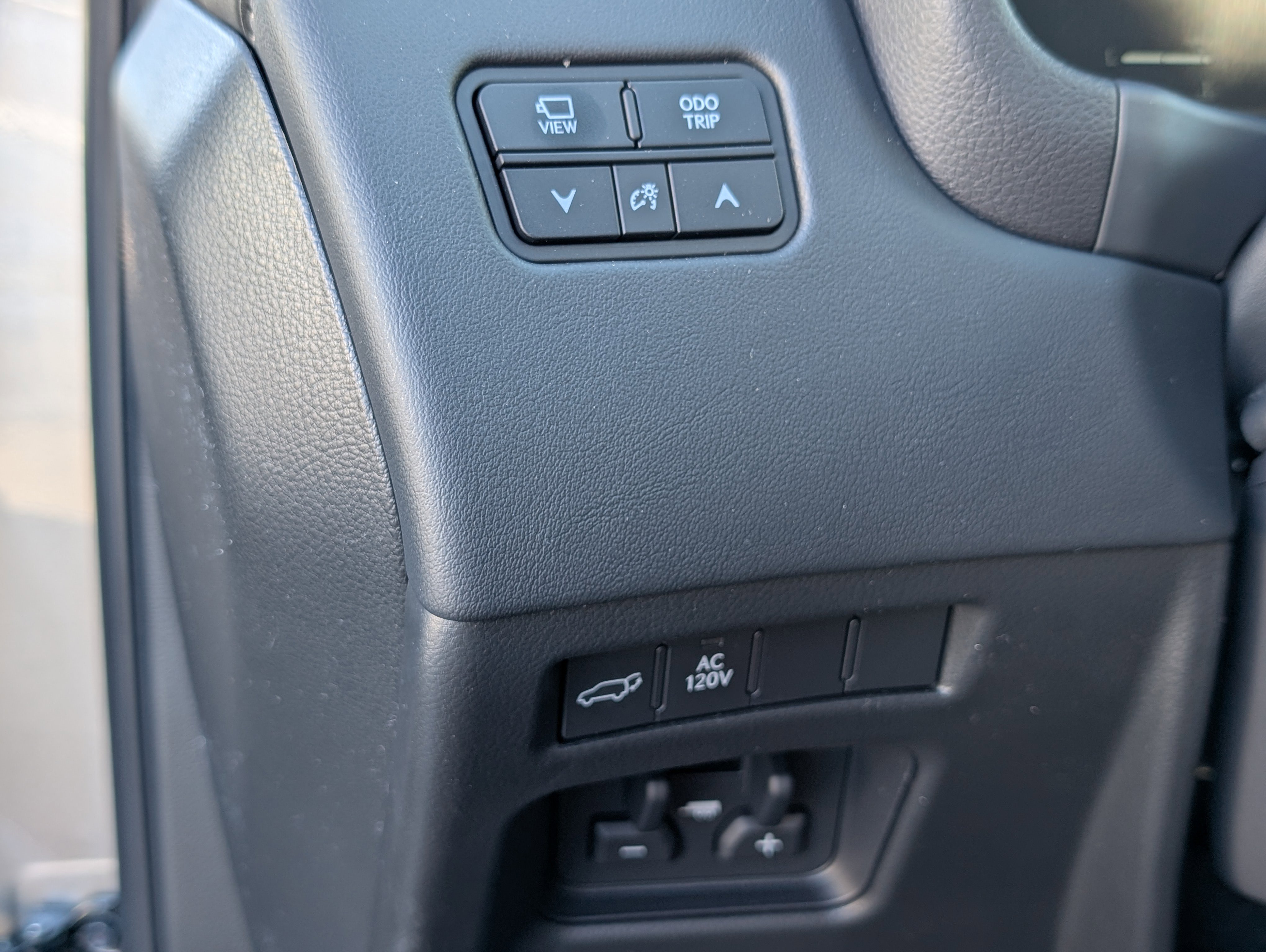 New 2026 Lexus LX 700h Luxury image 21