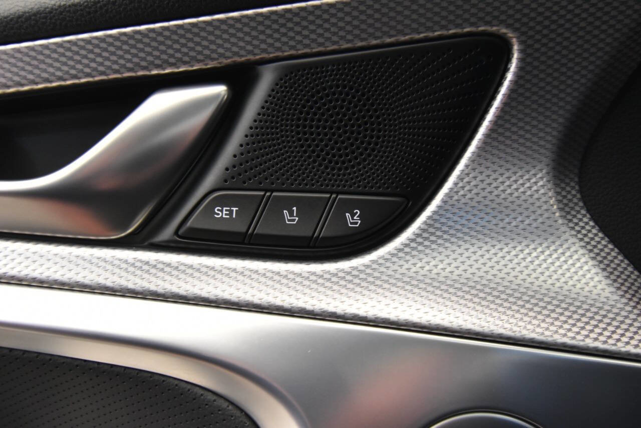 Used 2022 Genesis G70 2.0T w/ Prestige Package image 31