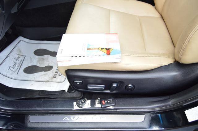 Used 2013 Toyota Avalon Limited FWD image 32