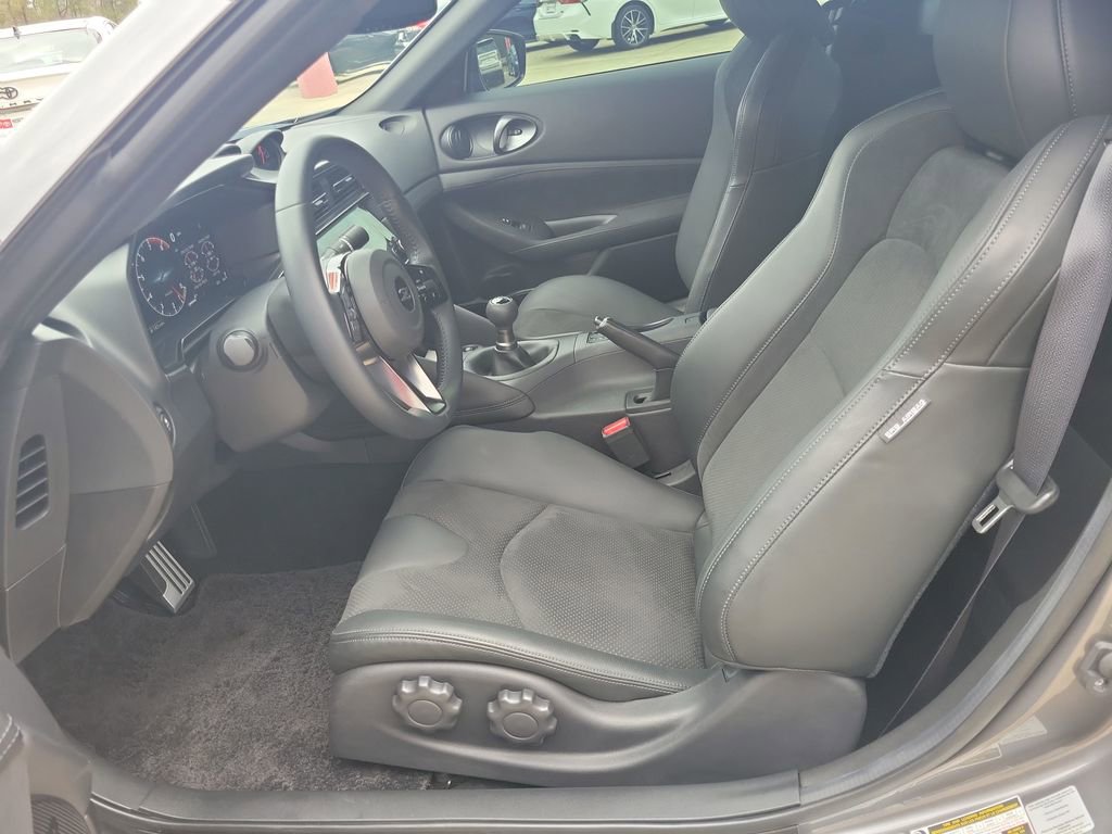 Used 2024 Nissan Z Performance w/ Floor Mat Package image 16