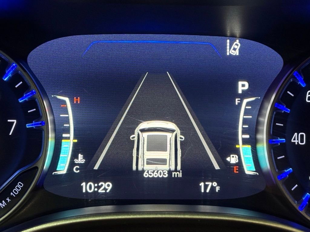 Used 2023 Chrysler Pacifica Touring-L image 26