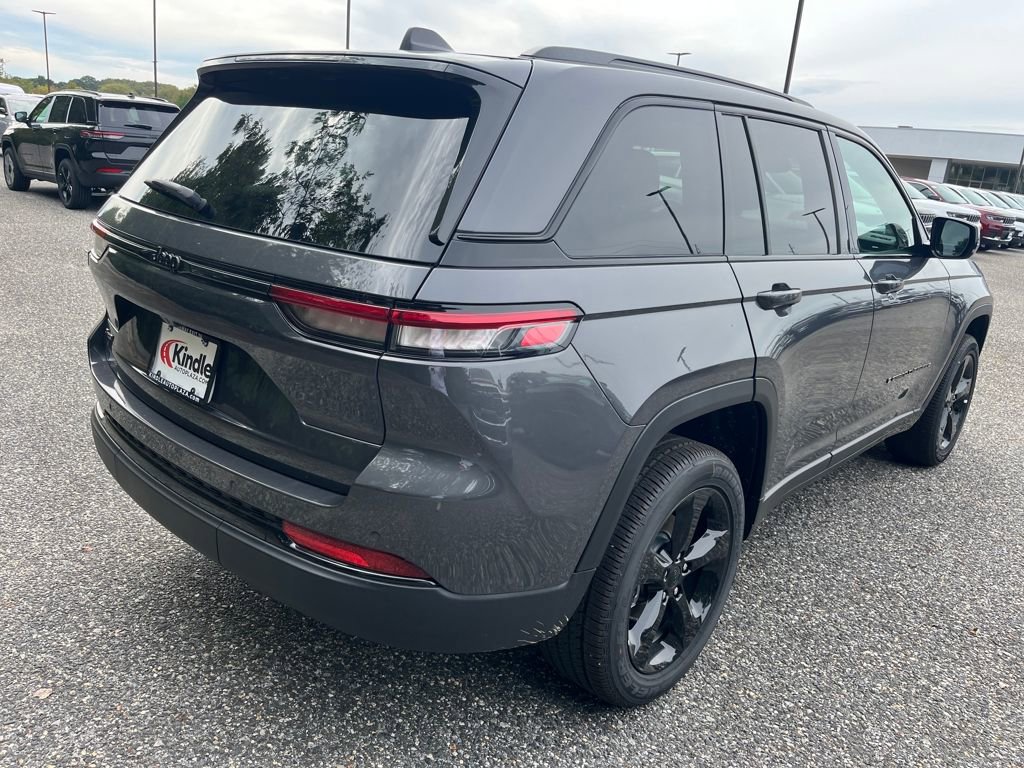 New 2025 Jeep Grand Cherokee Altitude image 26