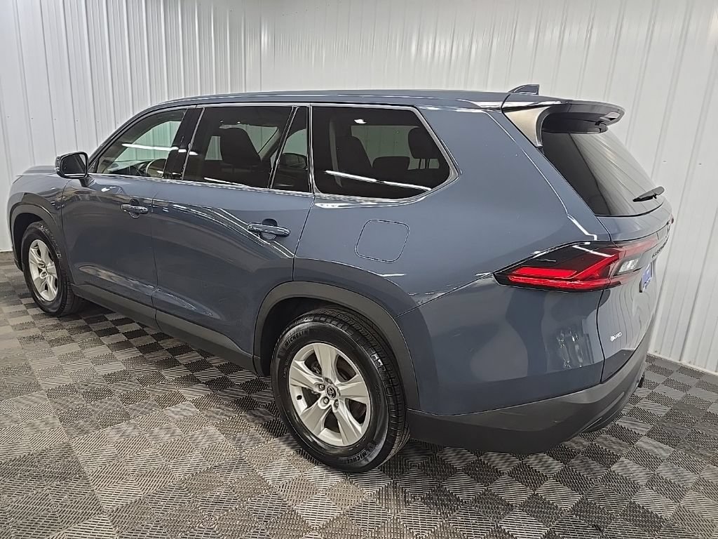 Used 2025 Toyota Grand Highlander AWD image 10