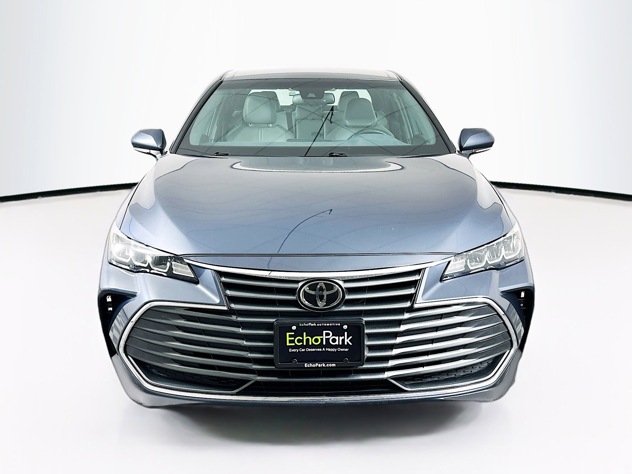 Used 2022 Toyota Avalon XLE image 2