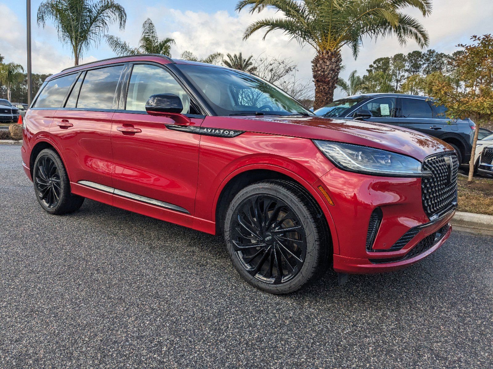 New 2025 Lincoln Aviator Reserve w/ Jet Appearance Package image 3