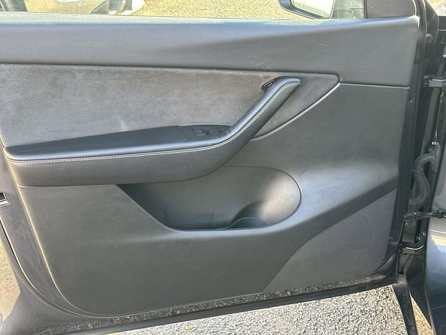 Used 2022 Tesla Model Y Performance image 20