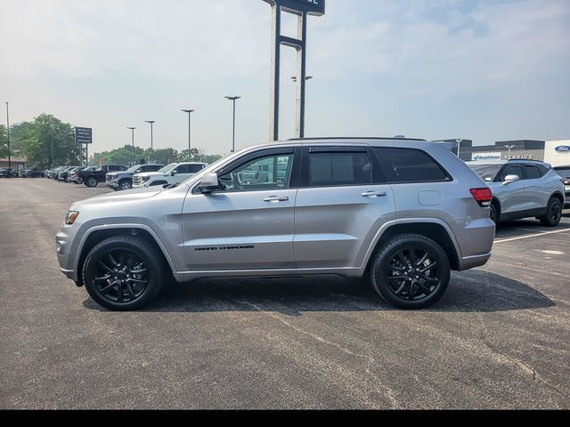 Used 2020 Jeep Grand Cherokee Altitude AWD/4WD image 9