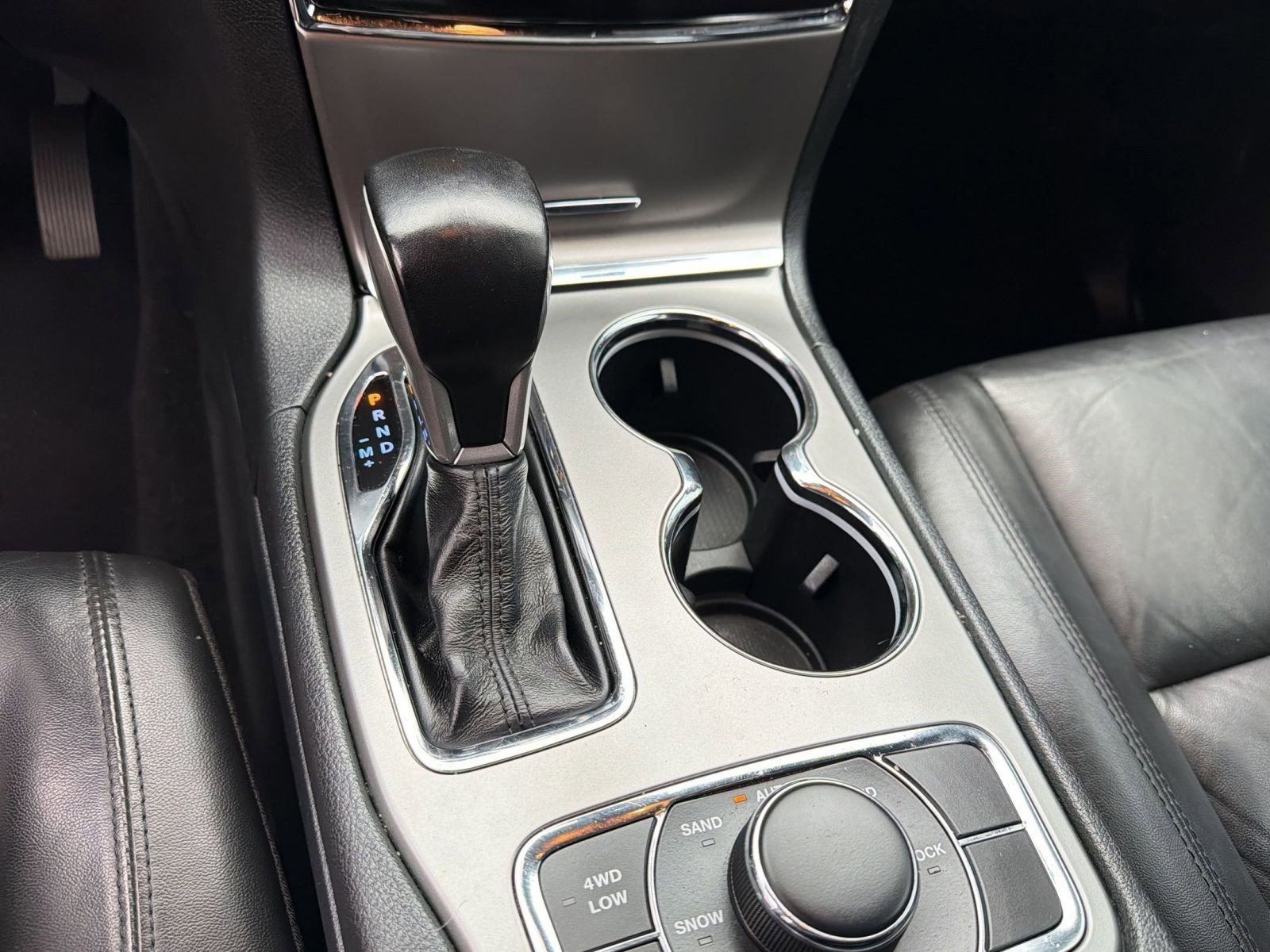 Used 2020 Jeep Grand Cherokee Limited AWD/4WD image 17