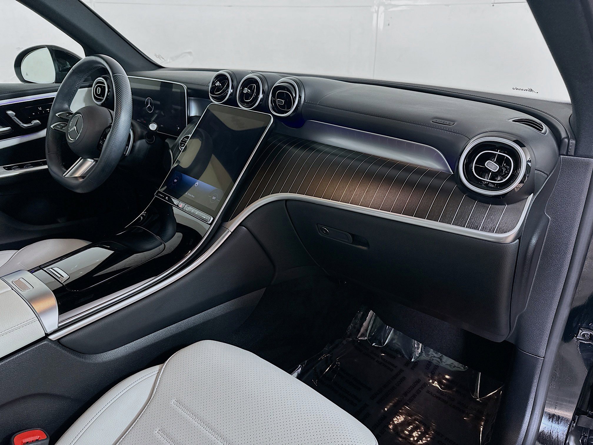 Certified 2024 Mercedes-Benz GLC 300 4MATIC image 29