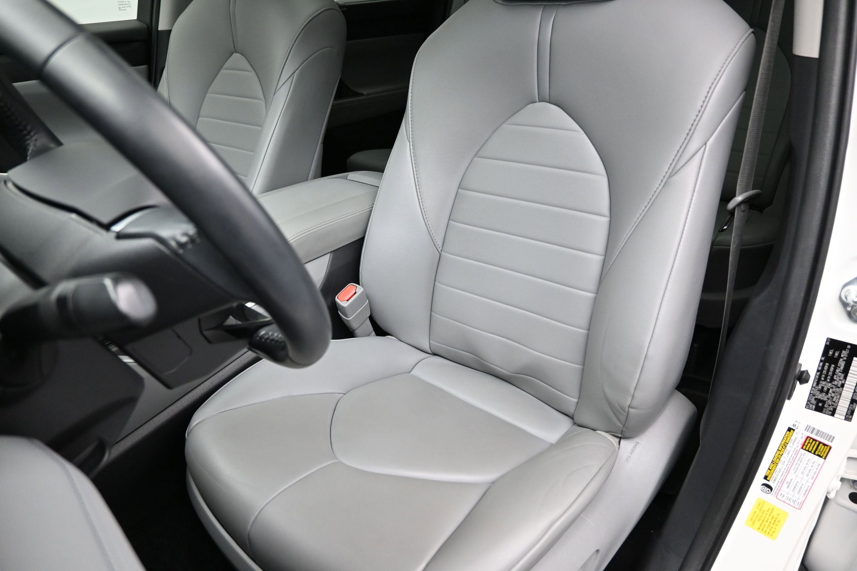 Used 2021 Toyota Highlander XLE AWD/4WD image 21