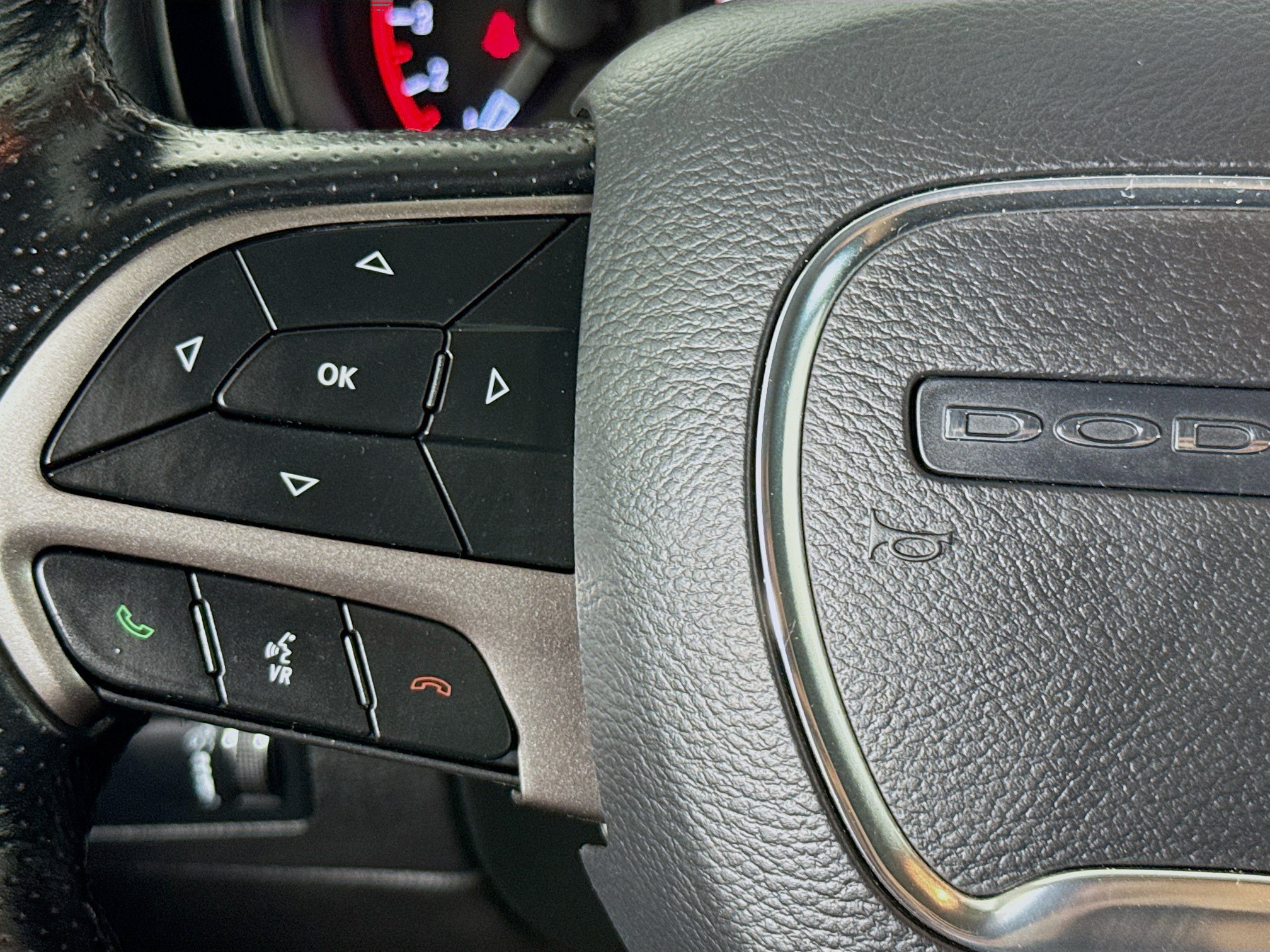 Used 2021 Dodge Durango SXT w/ 3rd Row Seating Group RWD image 11