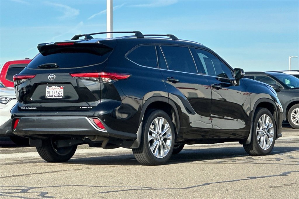 Used 2023 Toyota Highlander Limited image 5