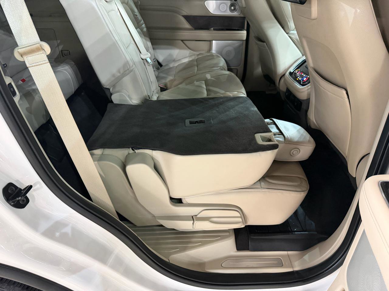 Used 2018 Lincoln Navigator Reserve w/ Technology Package AWD/4WD image 21