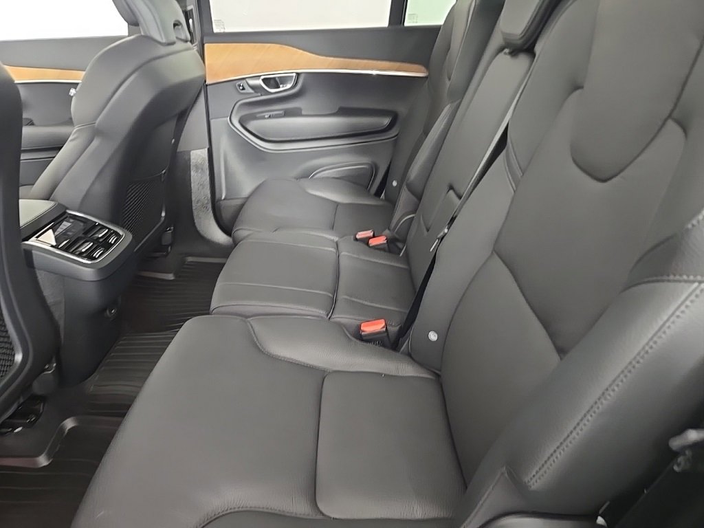 Certified 2024 Volvo XC90 B6 Plus w/ Protection Package Premier image 15