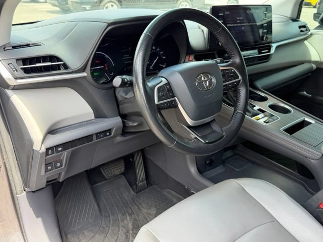 Used 2021 Toyota Sienna XLE AWD/4WD image 13