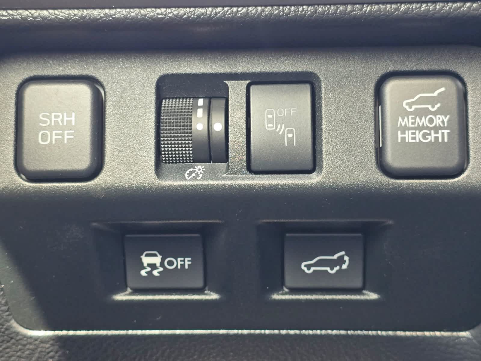 Used 2018 Subaru Forester 2.5i Touring AWD/4WD image 17