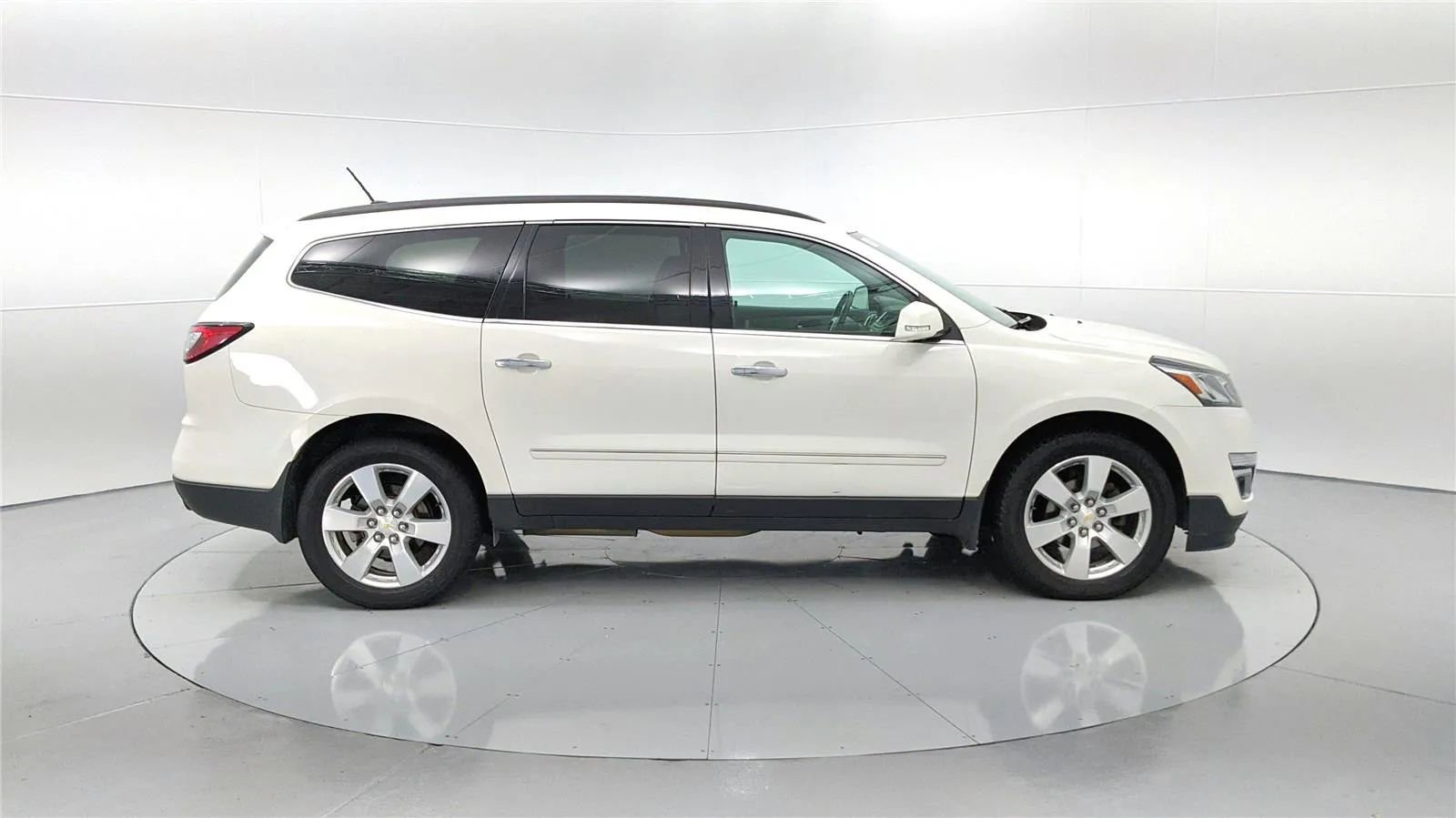 Used 2014 Chevrolet Traverse LTZ AWD/4WD image 8