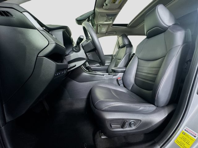 Certified 2022 Toyota RAV4 XLE Premium AWD/4WD image 18