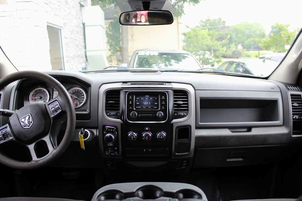 Used 2019 RAM 1500 Express w/ Express Value Package AWD/4WD image 24