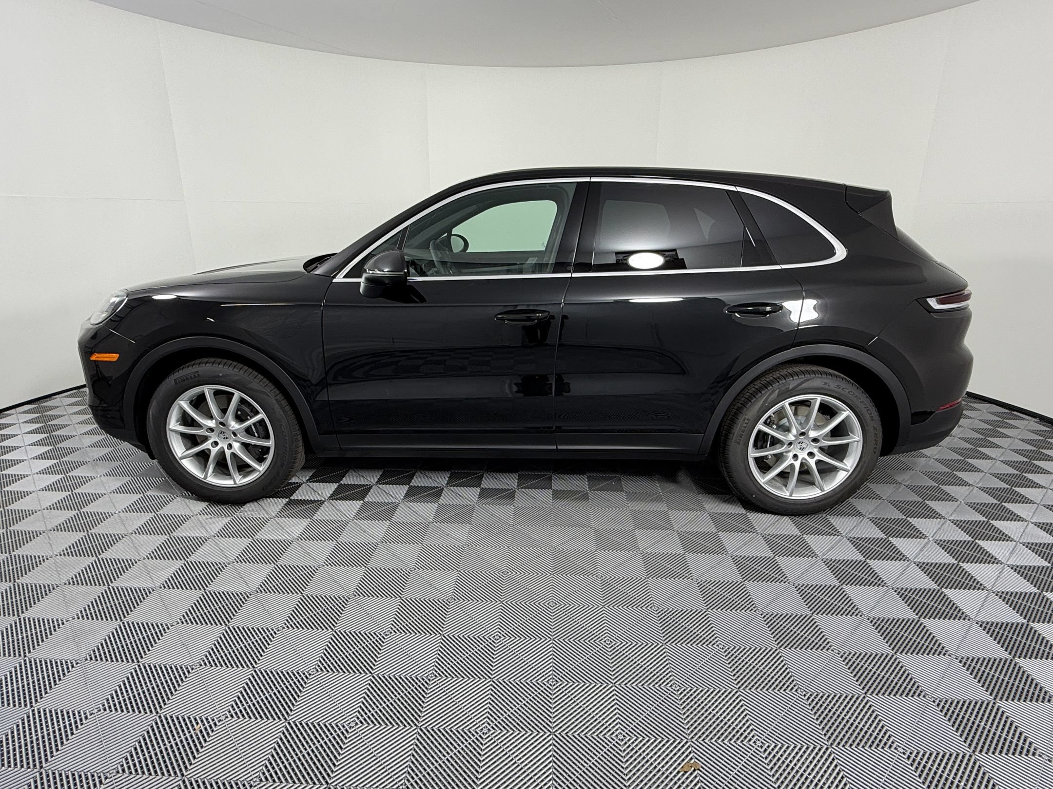 New 2026 Porsche Cayenne AWD/4WD image 2