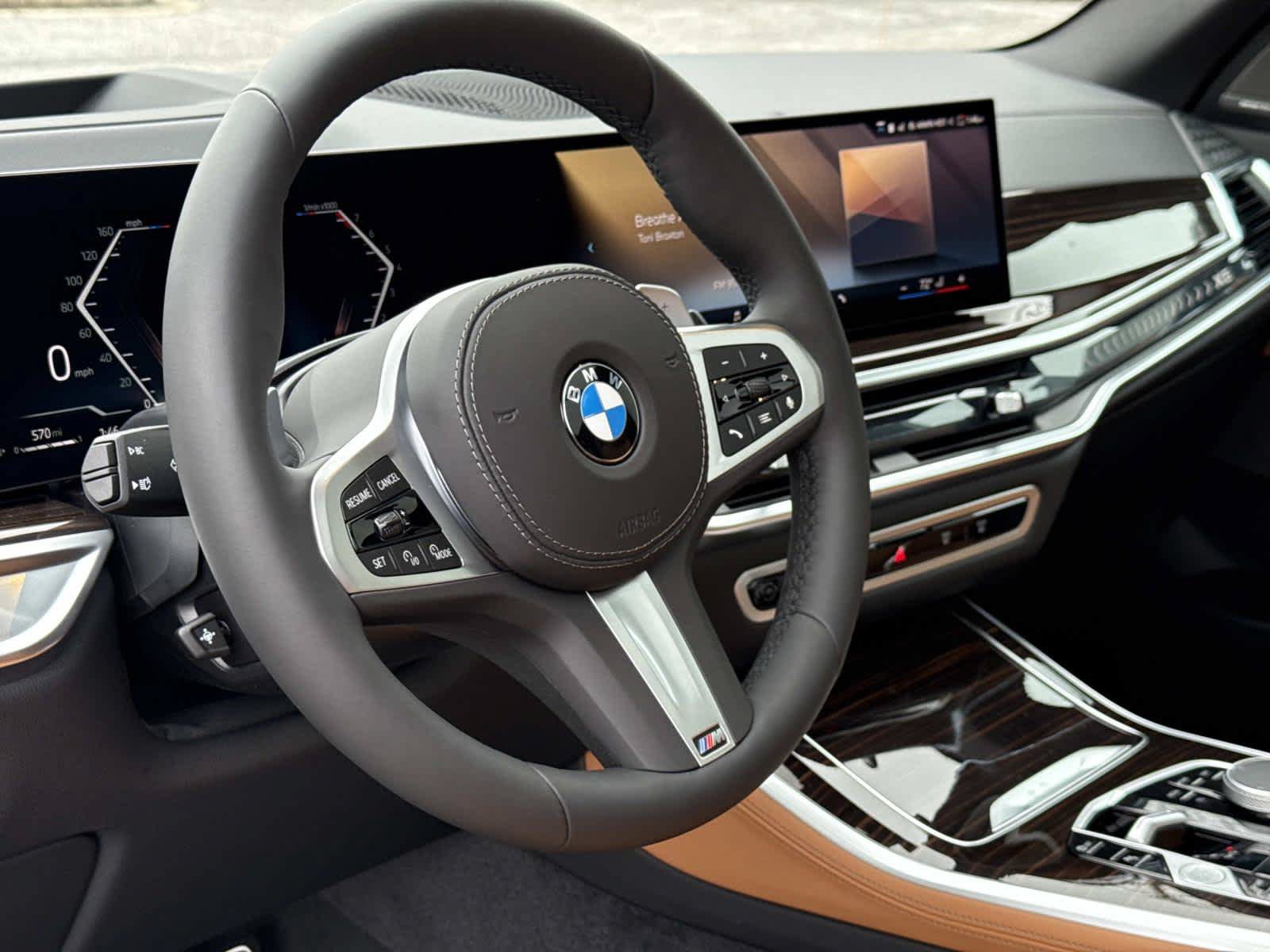 New 2026 BMW X5 xDrive40i w/ M Sport Package AWD/4WD image 2