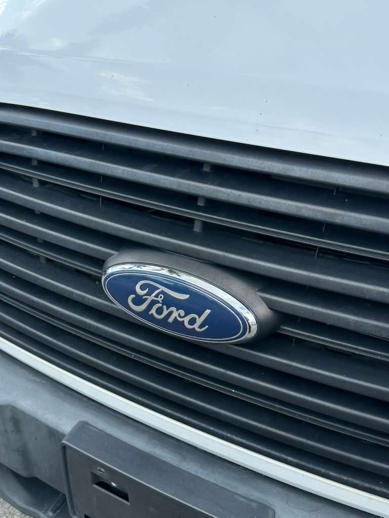 Used 2019 Ford Transit 150 XL RWD image 4