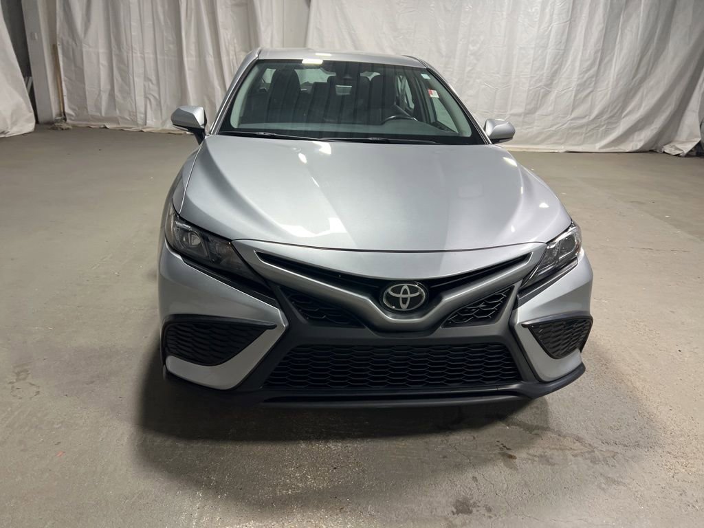 Used 2024 Toyota Camry SE video 2