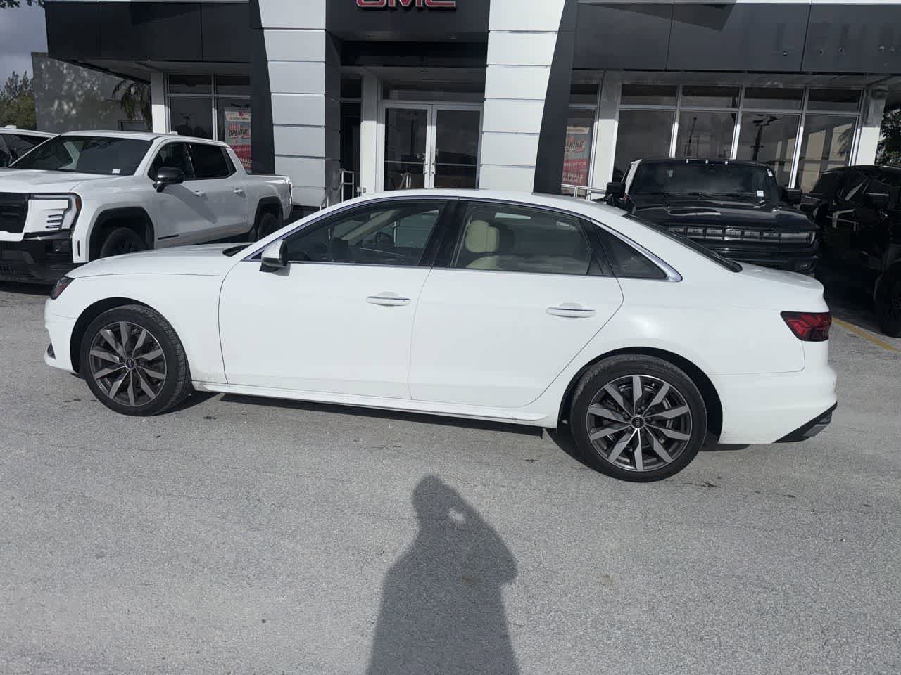 Used 2022 Audi A4 2.0T Premium w/ Convenience Package AWD/4WD image 3