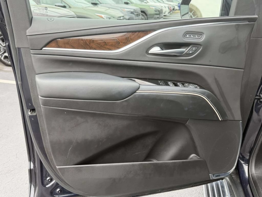 Used 2023 Cadillac Escalade ESV Sport Platinum AWD/4WD image 16