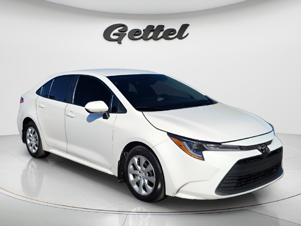 Used 2025 Toyota Corolla LE FWD image 2