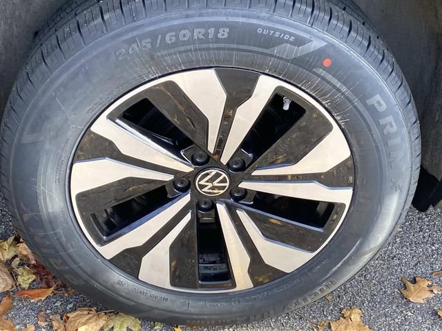 Used 2024 Volkswagen Atlas SE image 28