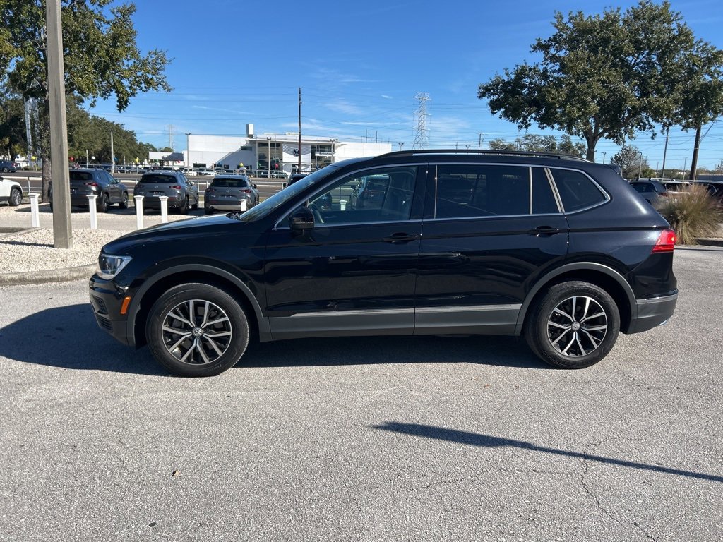 Used 2021 Volkswagen Tiguan SE w/ Panoramic Sunroof Package image 12