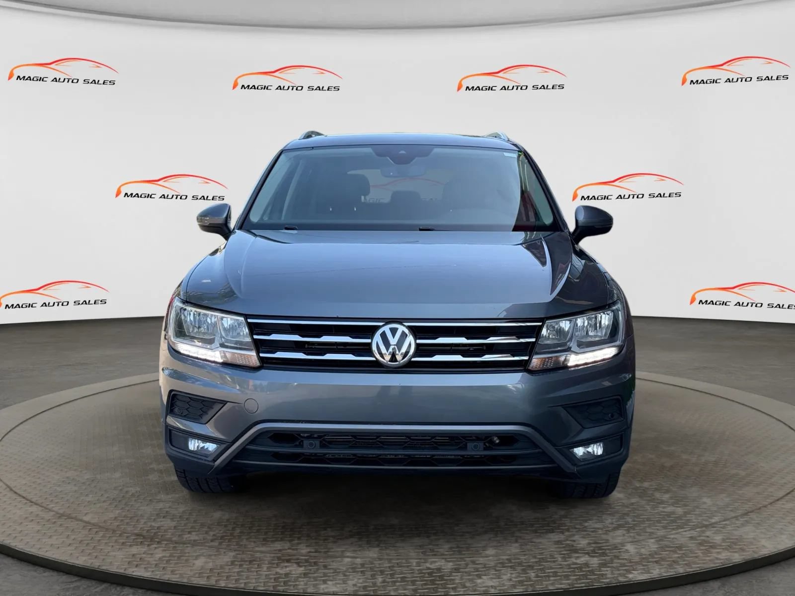 Used 2021 Volkswagen Tiguan SEL AWD/4WD image 3