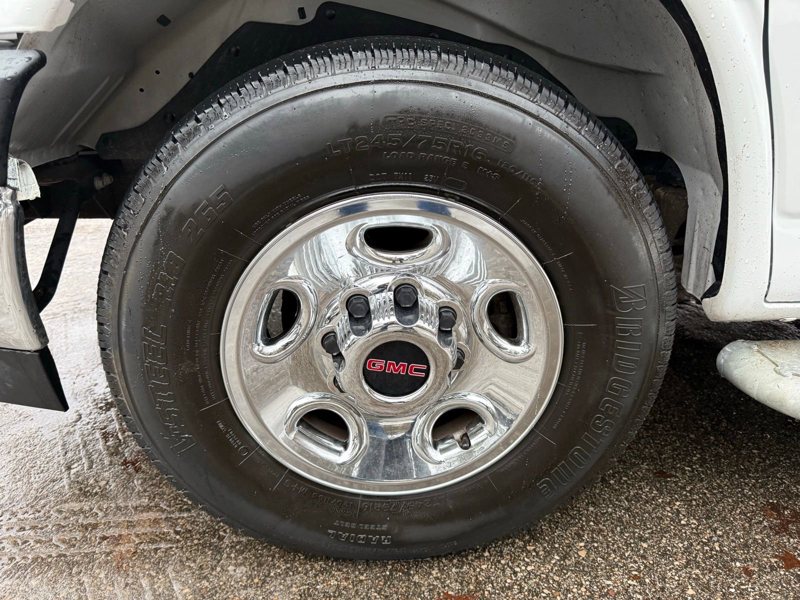 Used 2023 GMC Savana 2500 image 18