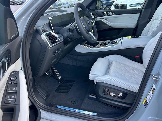 New 2026 BMW X5 xDrive50e image 4
