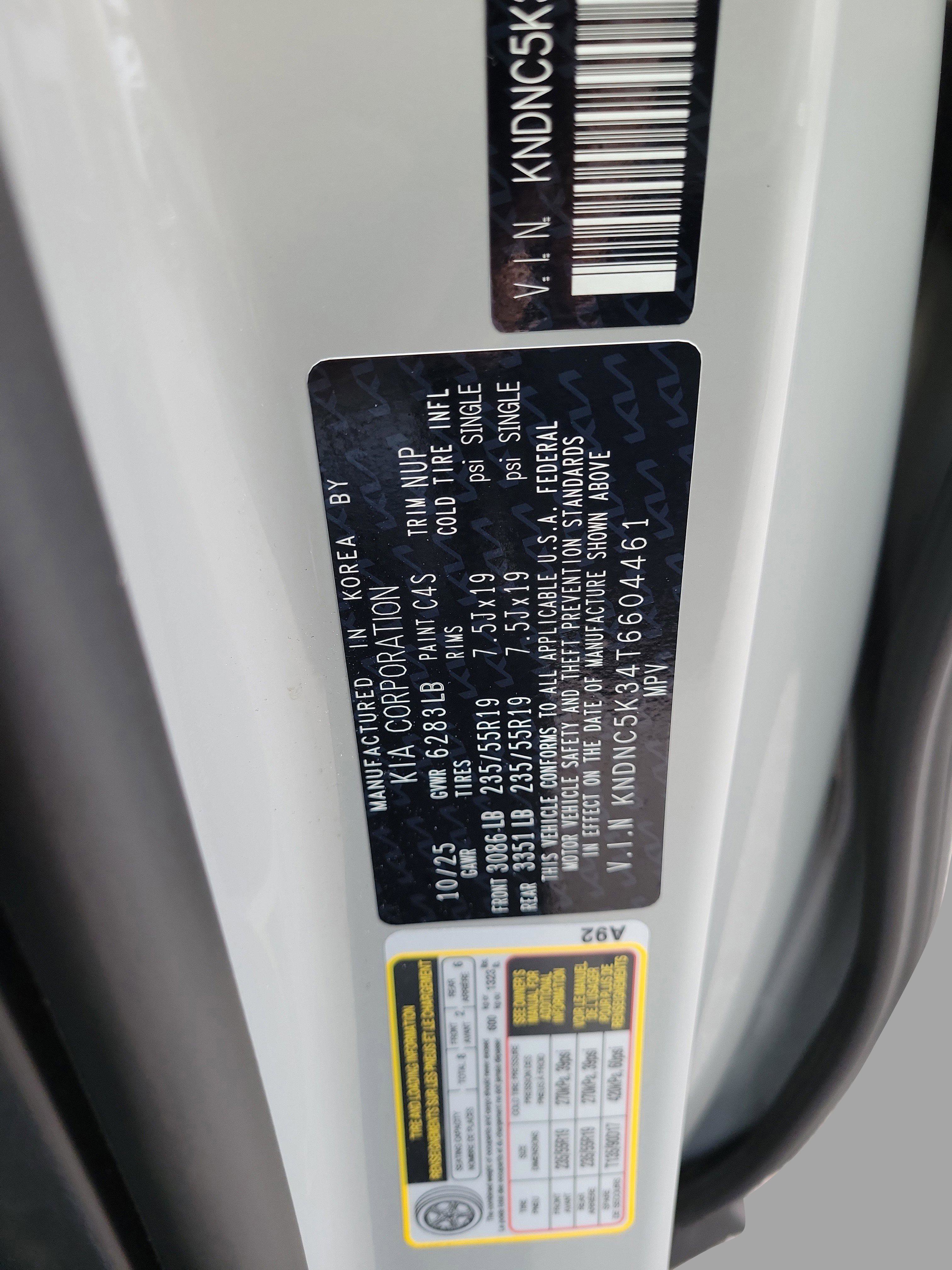 Used 2026 Kia Carnival EX FWD image 29