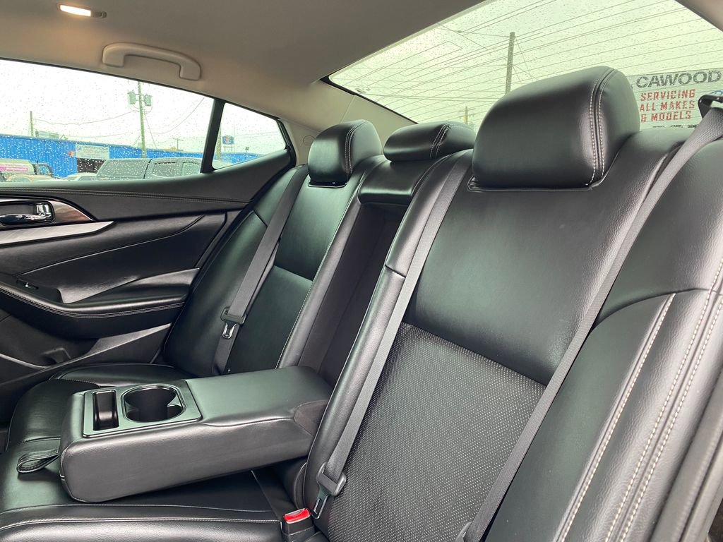 Used 2017 Nissan Maxima Platinum FWD image 15