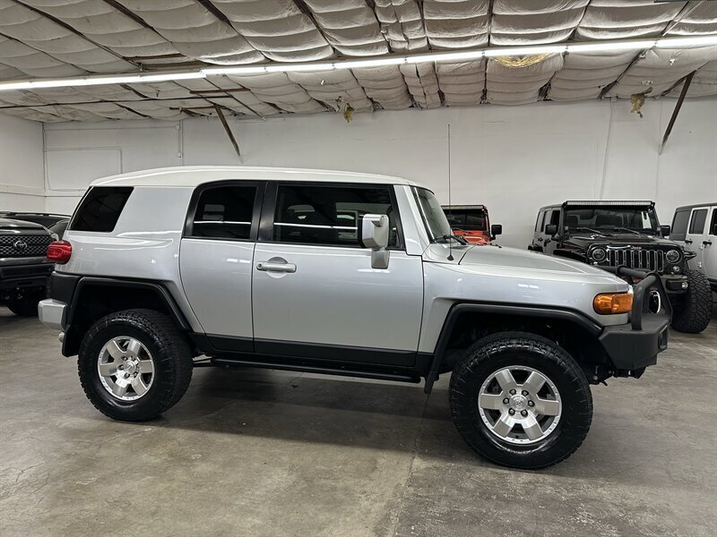 Used 2007 Toyota FJ Cruiser 4WD image 2